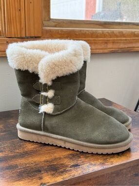 Koolaburra by UGG Sulana Short Olive Suede Boots 7